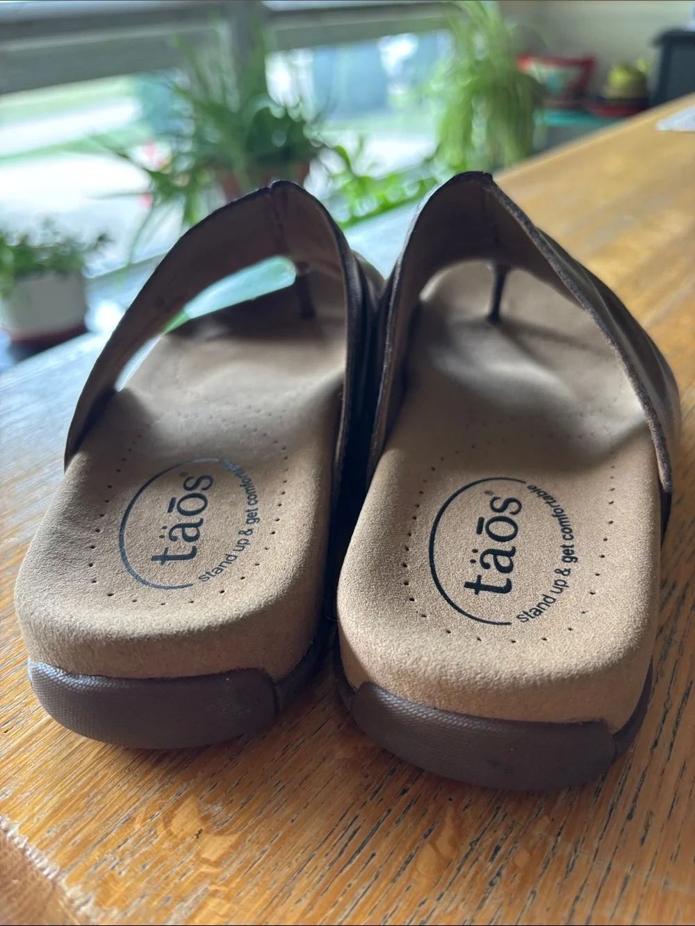 Taos “Gift 2” Toe-Thong Sandals Metallic Bronze Size 7  New With Tags Comfy - Picture 4 of 12